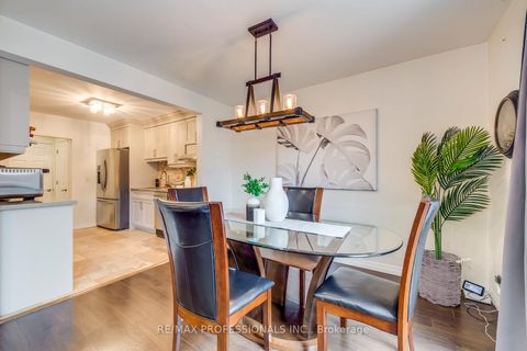 Photo 15 at 51 - 4345 Bloor Street W, Markland Wood, Toronto