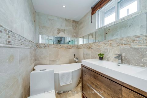 Photo 24 at 51 - 4345 Bloor Street W, Markland Wood, Toronto