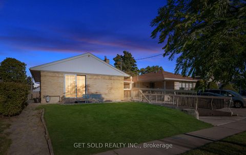 Photo 0 at 39 Pakenham Drive, Kipling, Toronto