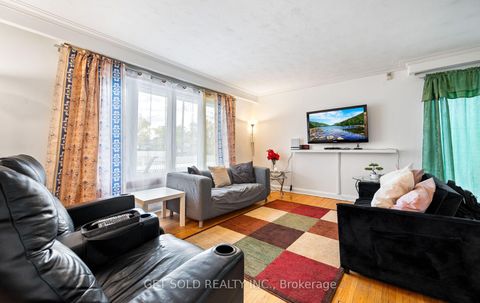 Photo 7 at 39 Pakenham Drive, Kipling, Toronto