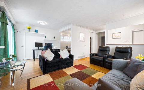 Photo 10 at 39 Pakenham Drive, Kipling, Toronto