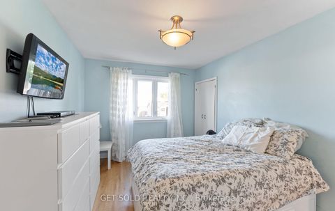 Photo 19 at 39 Pakenham Drive, Kipling, Toronto