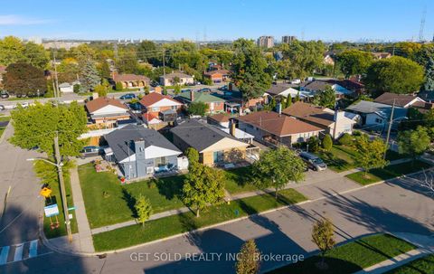 Photo 46 at 39 Pakenham Drive, Kipling, Toronto
