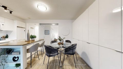 Photo 11 at 830 - 10 Capreol Court, Waterfront Communities C1, Toronto