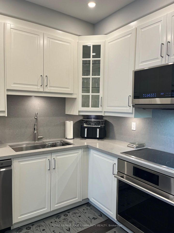 Photo 11 at 49 - 201 Westbank Trail, Stoney Creek Mountain, Hamilton