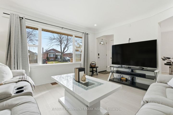 Photo 10 at 352 East 28th Street, Burkholme, Hamilton