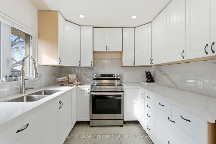 Photo 16 at 352 East 28th Street, Burkholme, Hamilton