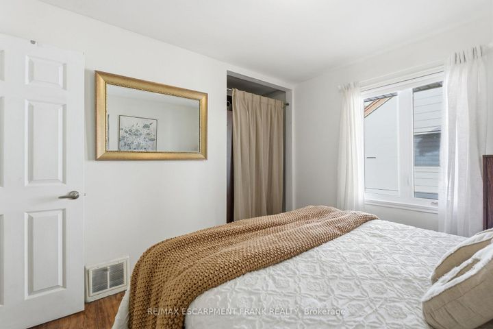 Photo 23 at 352 East 28th Street, Burkholme, Hamilton