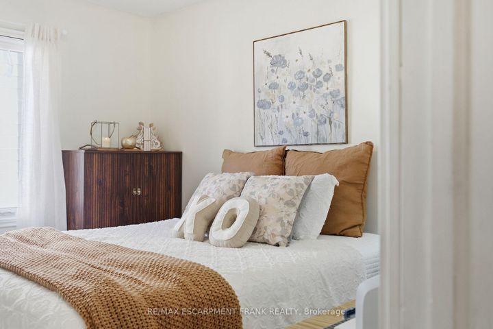 Photo 24 at 352 East 28th Street, Burkholme, Hamilton