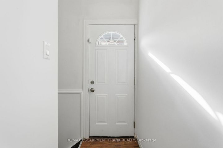 Photo 33 at 352 East 28th Street, Burkholme, Hamilton