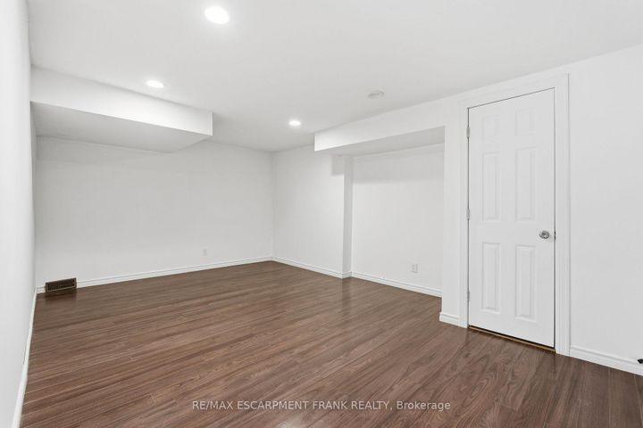 Photo 35 at 352 East 28th Street, Burkholme, Hamilton