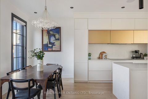 Photo 5 at 203 Oak Park Avenue, Lumsden, Toronto