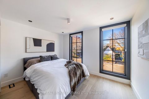 Photo 22 at 203 Oak Park Avenue, Lumsden, Toronto