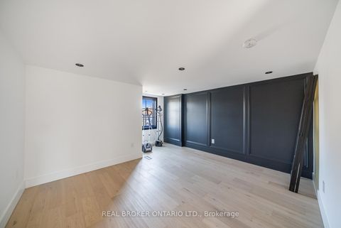 Photo 29 at 203 Oak Park Avenue, Lumsden, Toronto