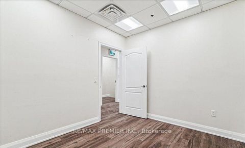 Photo 4 at 20 - 80 Carlauren Road, East Woodbridge, Vaughan