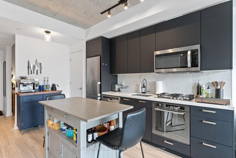 Photo 12 at 1203 - 458 Richmond Street W, Waterfront Communities C1, Toronto