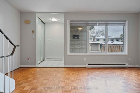 Photo 3 at 72 - 94 Plum Tree Way, Branson, Toronto