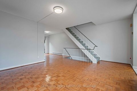 Photo 5 at 72 - 94 Plum Tree Way, Branson, Toronto