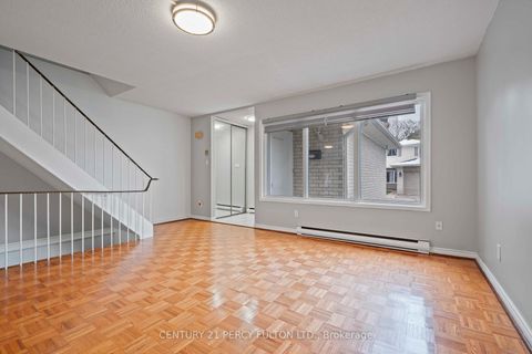 Photo 7 at 72 - 94 Plum Tree Way, Branson, Toronto