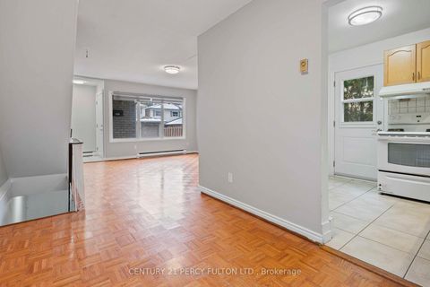 Photo 12 at 72 - 94 Plum Tree Way, Branson, Toronto