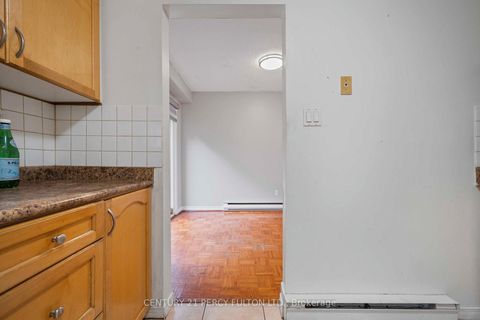 Photo 16 at 72 - 94 Plum Tree Way, Branson, Toronto