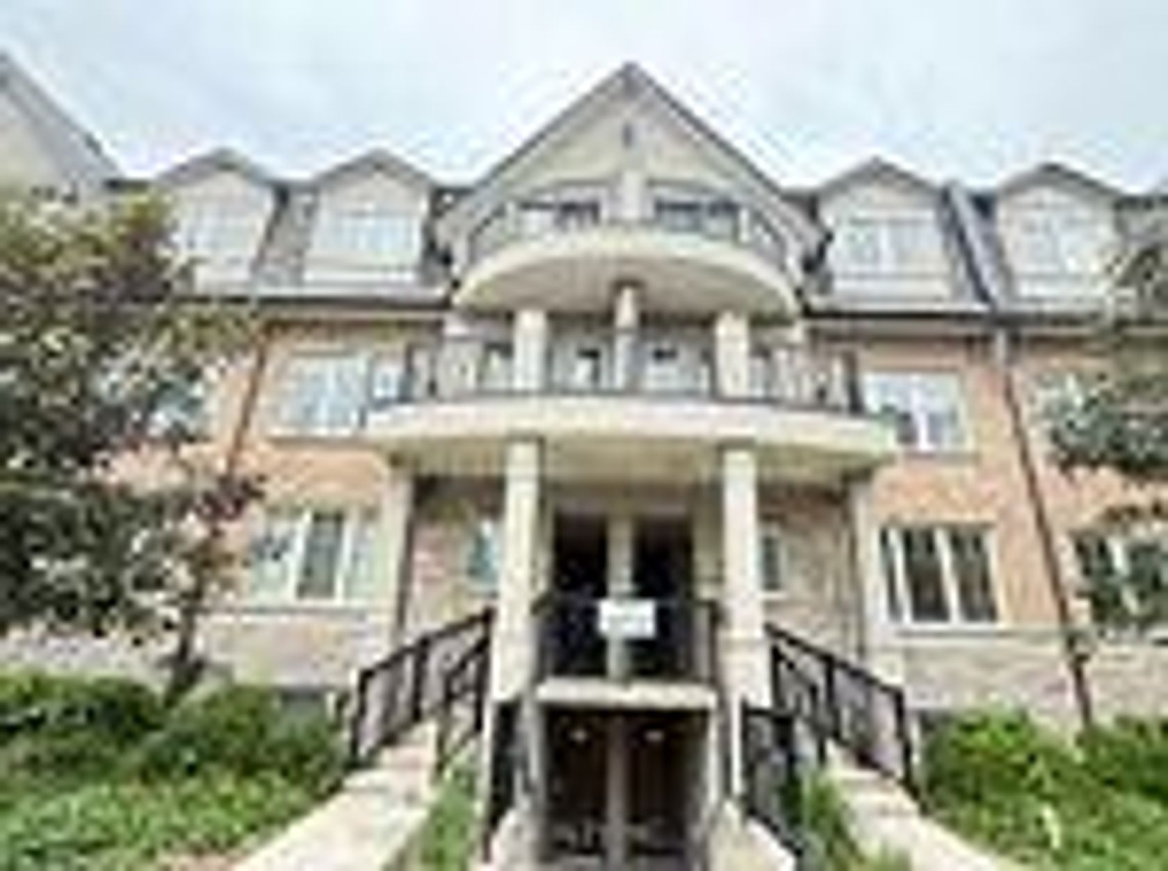16 - 13 Eaton Park Lane, L'Amoreaux, Toronto 