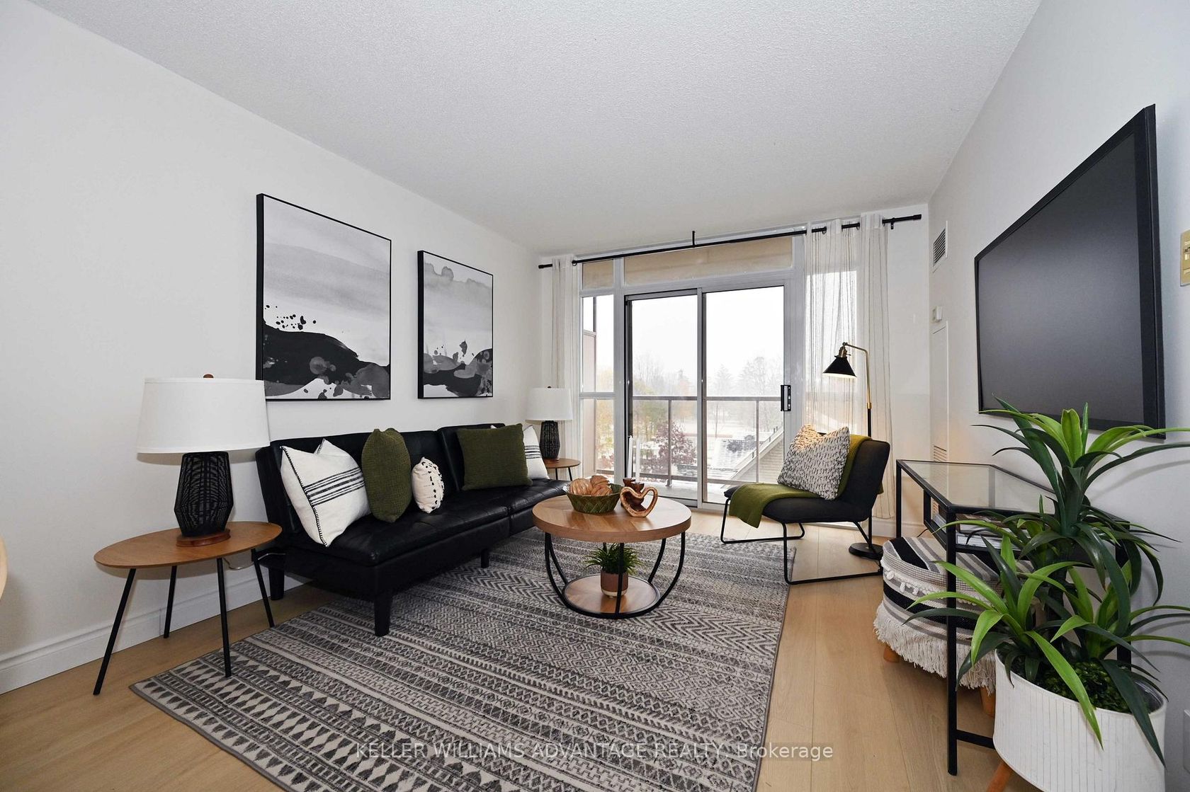 516 - 3650 Kingston Road, Scarborough Village, Toronto 