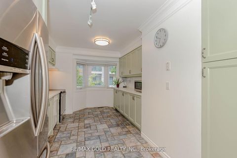 Photo 10 at 24 Wallace Street, West Woodbridge, Vaughan