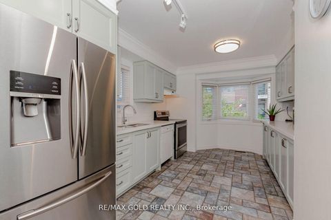 Photo 11 at 24 Wallace Street, West Woodbridge, Vaughan