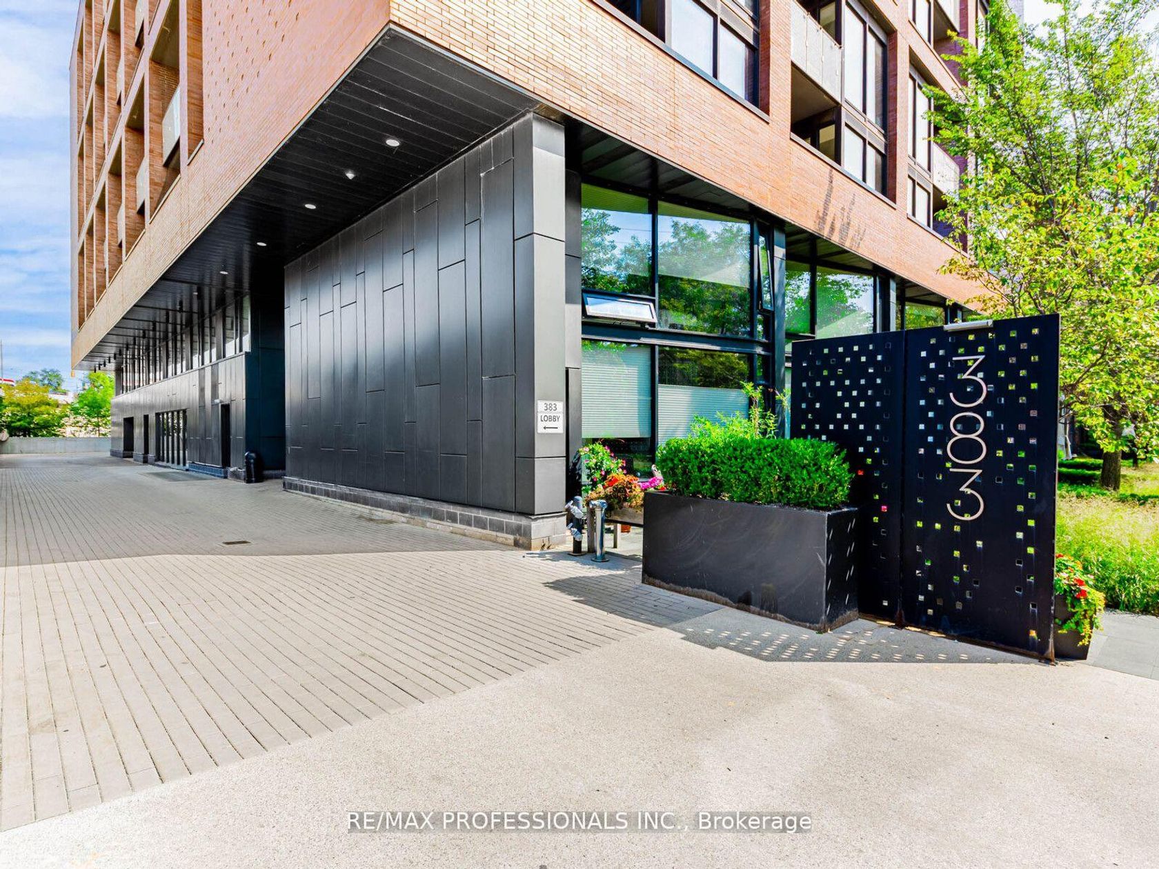 401 - 383 Sorauren Avenue, Roncesvalles, Toronto 