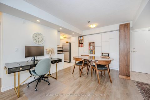 Photo 5 at 316 - 211 Randolph Road, Leaside, Toronto