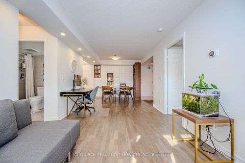 Photo 6 at 316 - 211 Randolph Road, Leaside, Toronto