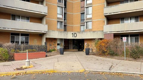 Photo 2 at 713 - 10 Martha Eaton Way, Amesbury, Toronto