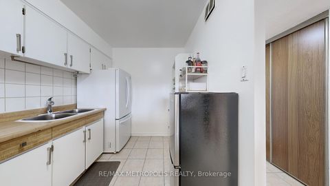 Photo 11 at 713 - 10 Martha Eaton Way, Amesbury, Toronto