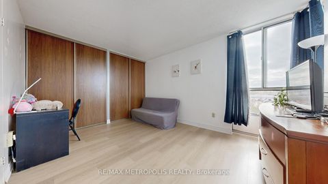 Photo 13 at 713 - 10 Martha Eaton Way, Amesbury, Toronto