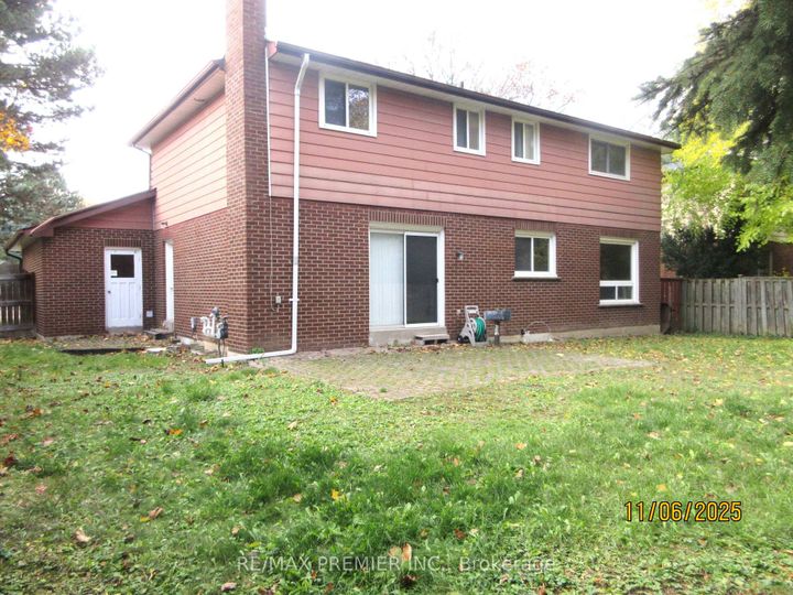 Photo 1 at 3161 Bayview Avenue, Bayview Village, Toronto