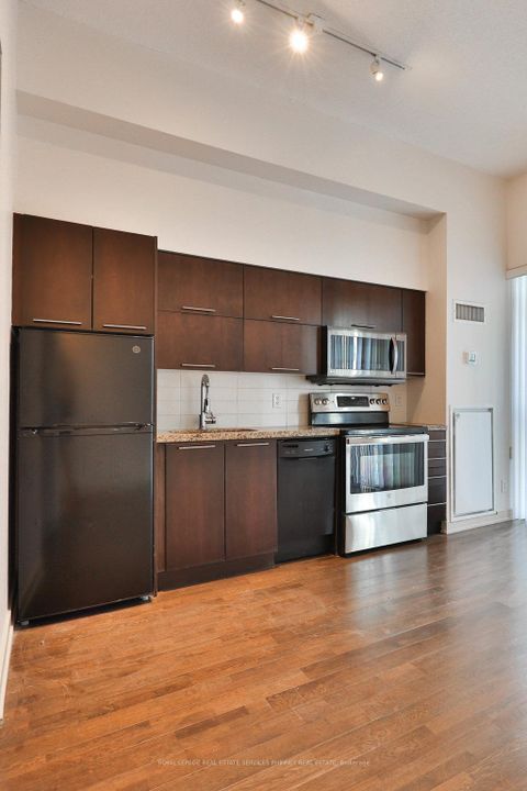 Photo 5 at 705 - 126 Simcoe Street, Waterfront Communities C1, Toronto