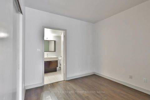 Photo 9 at 705 - 126 Simcoe Street, Waterfront Communities C1, Toronto