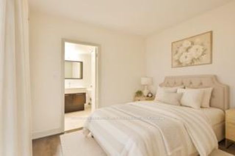 Photo 10 at 705 - 126 Simcoe Street, Waterfront Communities C1, Toronto