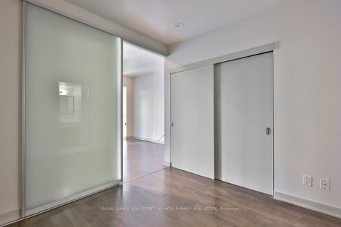 Photo 11 at 705 - 126 Simcoe Street, Waterfront Communities C1, Toronto