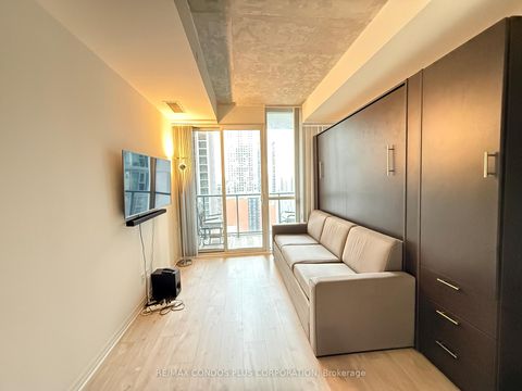 Photo 5 at 2010 - 88 Blue Jays Way, Waterfront Communities C1, Toronto