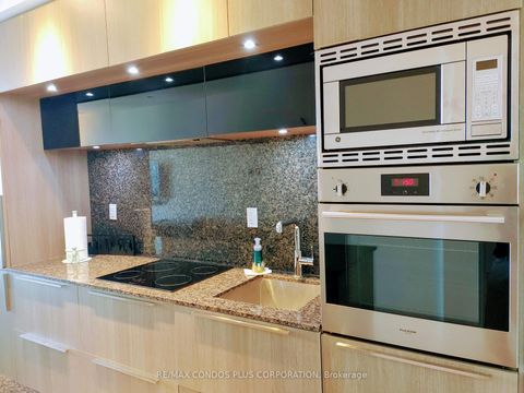 Photo 7 at 2010 - 88 Blue Jays Way, Waterfront Communities C1, Toronto