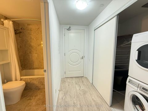 Photo 9 at 2010 - 88 Blue Jays Way, Waterfront Communities C1, Toronto