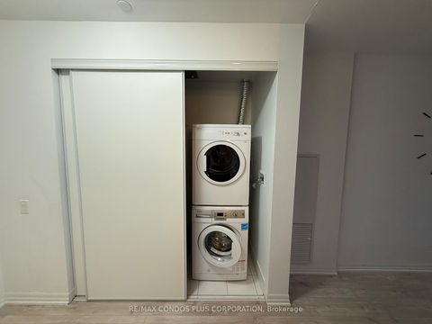 Photo 10 at 2010 - 88 Blue Jays Way, Waterfront Communities C1, Toronto