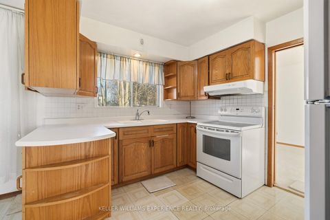 Photo 13 at 48 Cundles Road E, Cundles East, Barrie