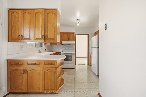 Photo 16 at 48 Cundles Road E, Cundles East, Barrie