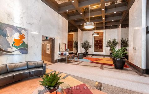 Photo 4 at 837 - 33 Harbour Square, Waterfront Communities C1, Toronto