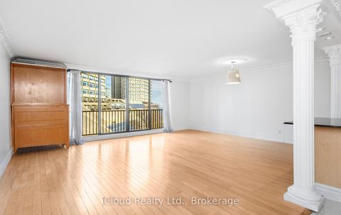 Photo 8 at 837 - 33 Harbour Square, Waterfront Communities C1, Toronto