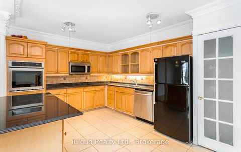 Photo 14 at 837 - 33 Harbour Square, Waterfront Communities C1, Toronto