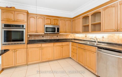 Photo 16 at 837 - 33 Harbour Square, Waterfront Communities C1, Toronto